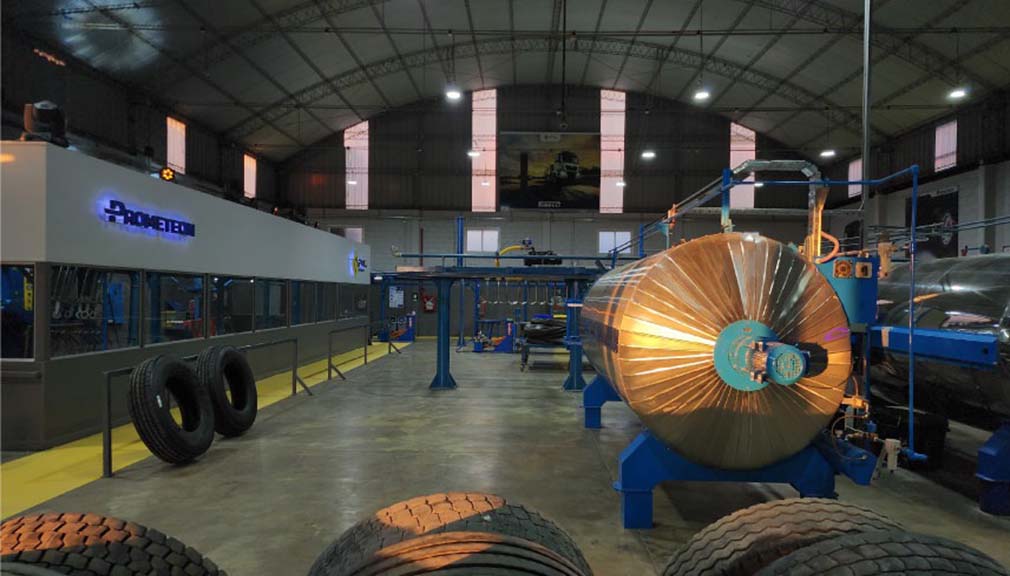 Planta de reconstruccion de neumaticos agricolas.