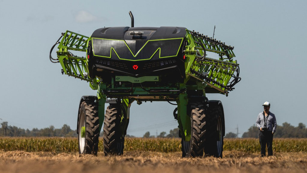 Maquinaria agricola prototipo autonomo que cumple multi funciones.